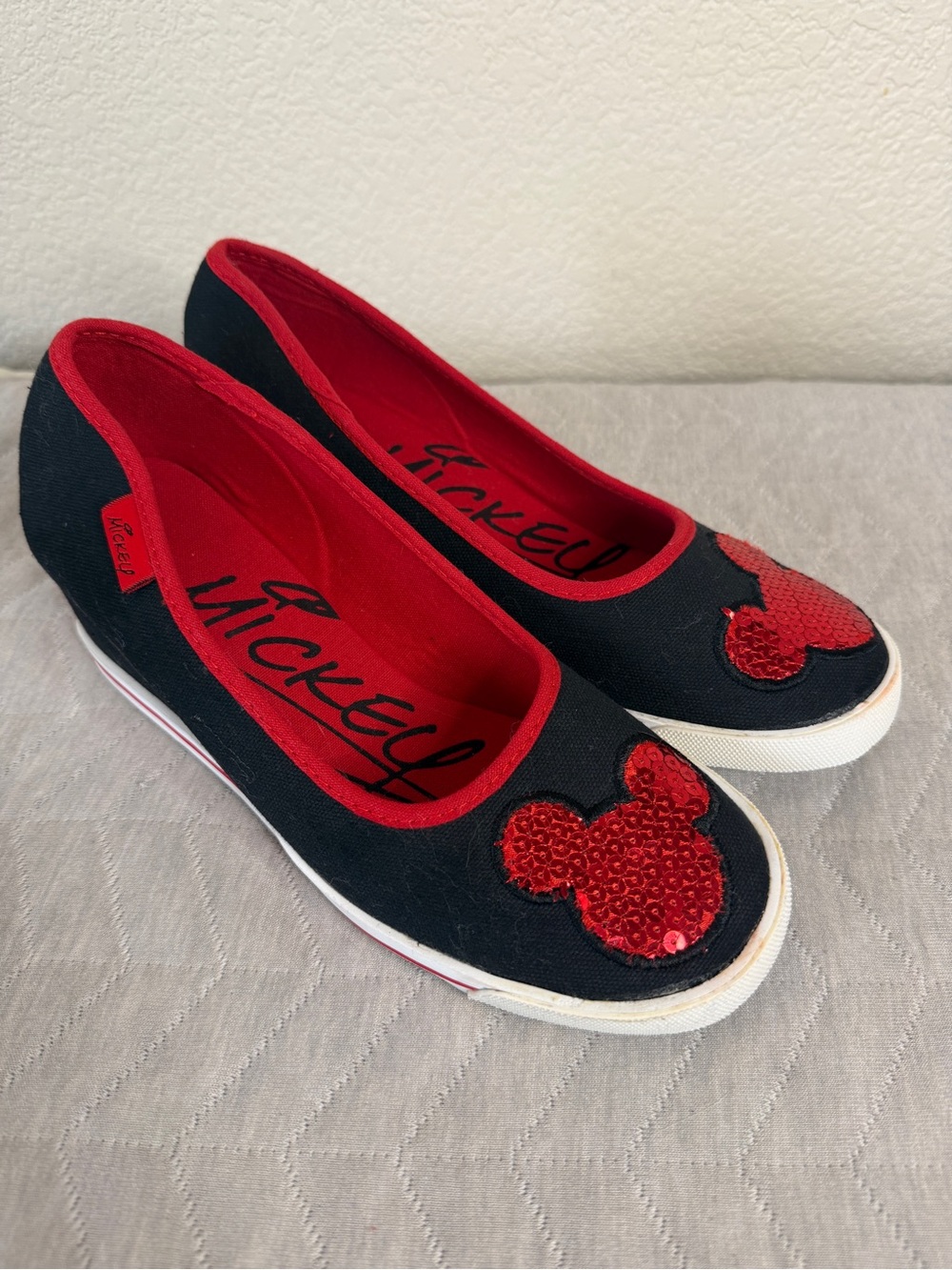 Disney Mickey Mouse Wedge Heels Women’s Size 9 New without Tags